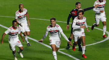 Jogadores do São Paulo comemorando o gol na Libertadores - GettyImages