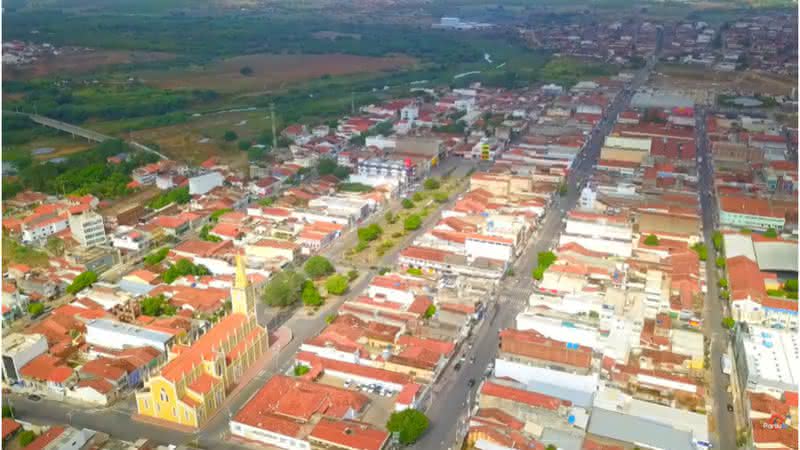 Em Serra Talhada, briga entre famílias políticas dá fim a um clube - Transmissão/ YouTube