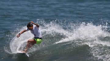 Tatiana Weston-Webb e Silvana Lima avançam às oitavas e Brasil domina estreia do surfe - GettyImages