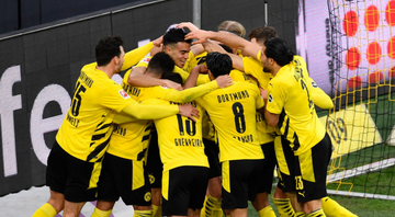 Jogadores do Borussia Dortmund comemorando o primeiro gol de Reinier pela equipe - GettyImages