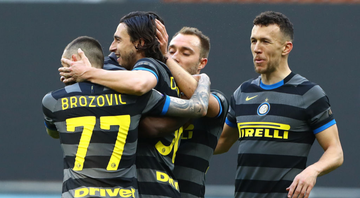 Jogadores da Inter de Milão comemorando a vitória por 3 a 0 diante do Genoa - GettyImages