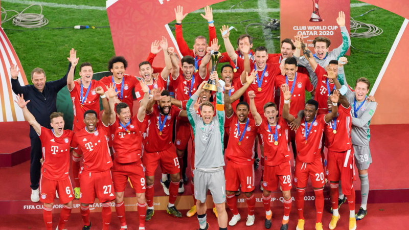 Elenco do Bayern de Munique comemorando o título Mundial - GettyImages