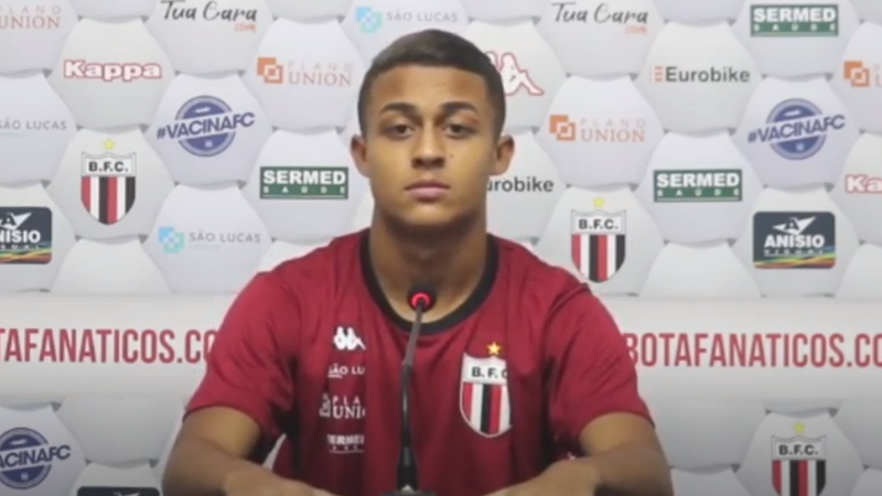 Dudu, jogador de 17 anos do Botafogo-SP - Transmissão TV Botafogo