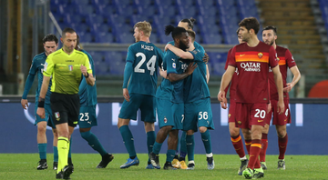 Jogadores na partida entre Roma e Milan pelo clássico do Campeonato Italiano - GettyImages