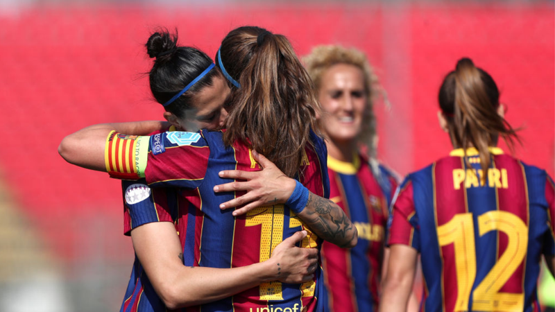 Jogadoras do Barcelona comemorando o gol diante do Manchester City na Champions Feminina - GettyImages
