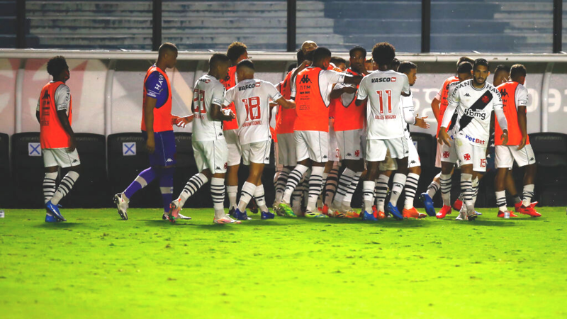 Jogadores do Vasco reunidos após o gol - GettyImages