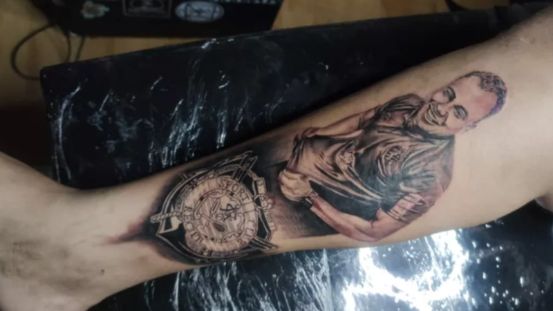 Torcedor tatua o rosto de Jair Ventura em sua perna - Reprodução/Instagram