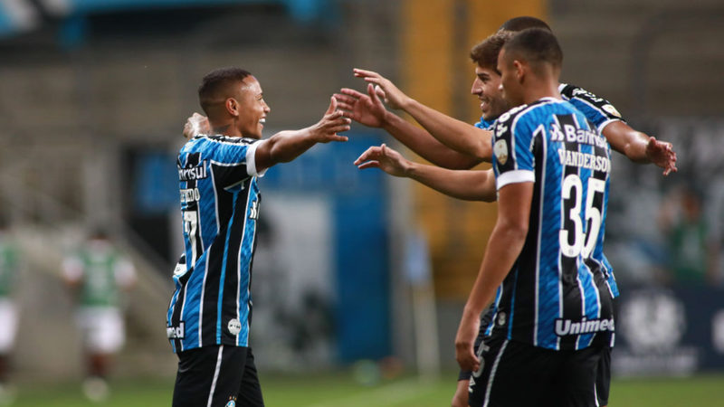 Jogadores do Grêmio comemorando o gol sobre o Ayacucho pela Libertadores - GettyImages