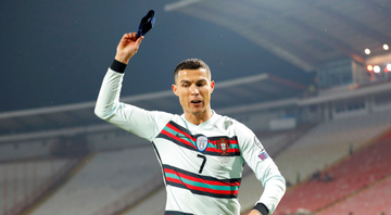 Cristiano Ronaldo deixando o campo na partida pelas Eliminatórias - GettyImages