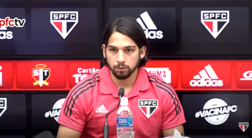 Benítez durante entrevista coletiva como jogador do São Paulo - Transmissão Youtube / São Paulo FC
