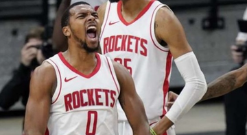 Sterling Brown em ação pelo Houston Rockets - Reprodução/Instagram