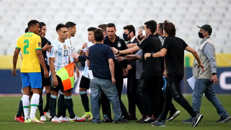 Técnico da Argentina lamenta paralisação de Brasil x Argentina: - GettyImages