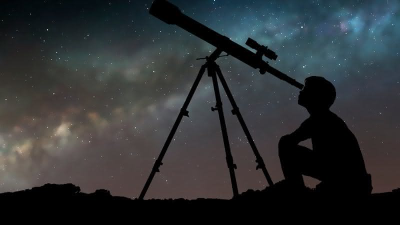 Binóculos e telescópios para você se sentir mais perto das estrelas - Getty Images