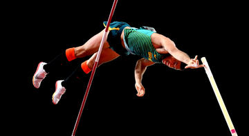 Thiago Braz durante a disputa do salto com vara nas Olimpíadas - GettyImages