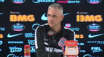Treinador comentou sobre a permanência do jovem no Timão - Transmissão TV Corinthians