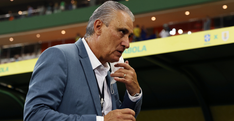 Tite, treinador da seleção, convida Bruninho, torcedor do Santos - GettyImages