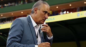 Tite, treinador da seleção, convida Bruninho, torcedor do Santos - GettyImages