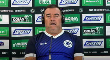 Pintado, treinador do Goiás durante entrevista coletiva - Transmissão Youtube /  Goiás