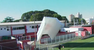 Série B: Túnel inflável de Vila Nova x Cruzeiro voa por cima do estádio - Transmissão/ Premiere