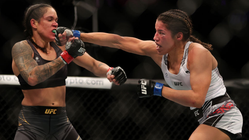 Julianna Peña tirou o cinturão de Amanda Nunes no UFC e a americana voltou a desafiar a Leoa - GettyImages