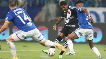 Eguinaldo cometeu um erro na partida entre Vasco e Cruzeiro pela série B do Brasileirão - Daniel Ramalho/CRVG