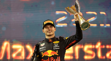 Max Verstappen assume ponta na última volta e garante título da Fórmula 1 - Getty Images