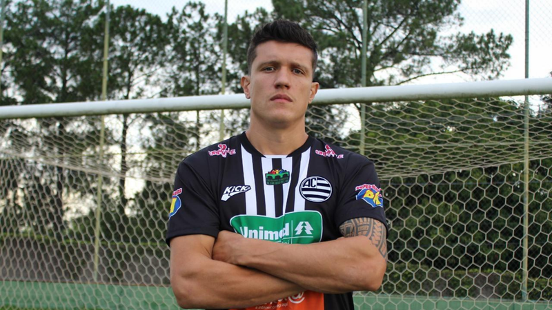 Zagueiro Victor Sallinas projeta estreia no Campeonato Mineiro - Divulgação/ Athletic-MG