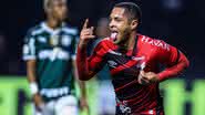 Vitor Roque tem se destacado pelo Athletico-PR - Getty Images