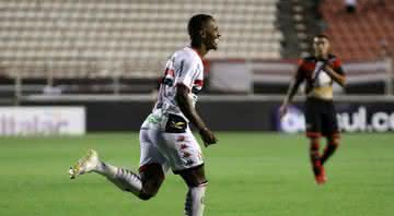 Diego Cardoso comemora seu primeiro gol pelo Pantera - Divulgação/ Botafogo-SP