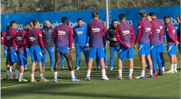 Novo técnico, Xavi comanda primeiro treino no Barcelona - Twitter