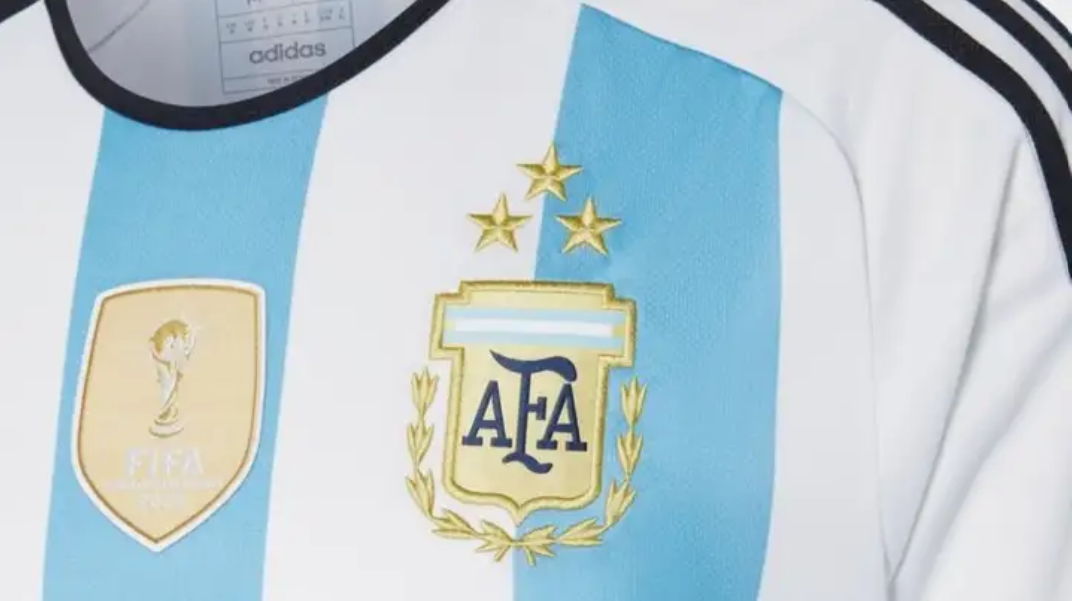 Camisa da Argentina com três estrelas