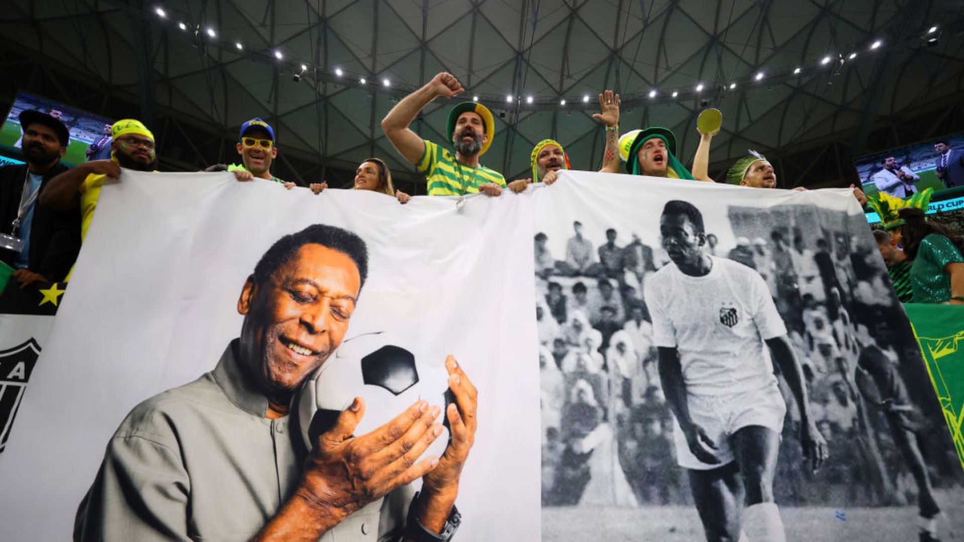 Pelé sendo homenageado na Copa do Mundo