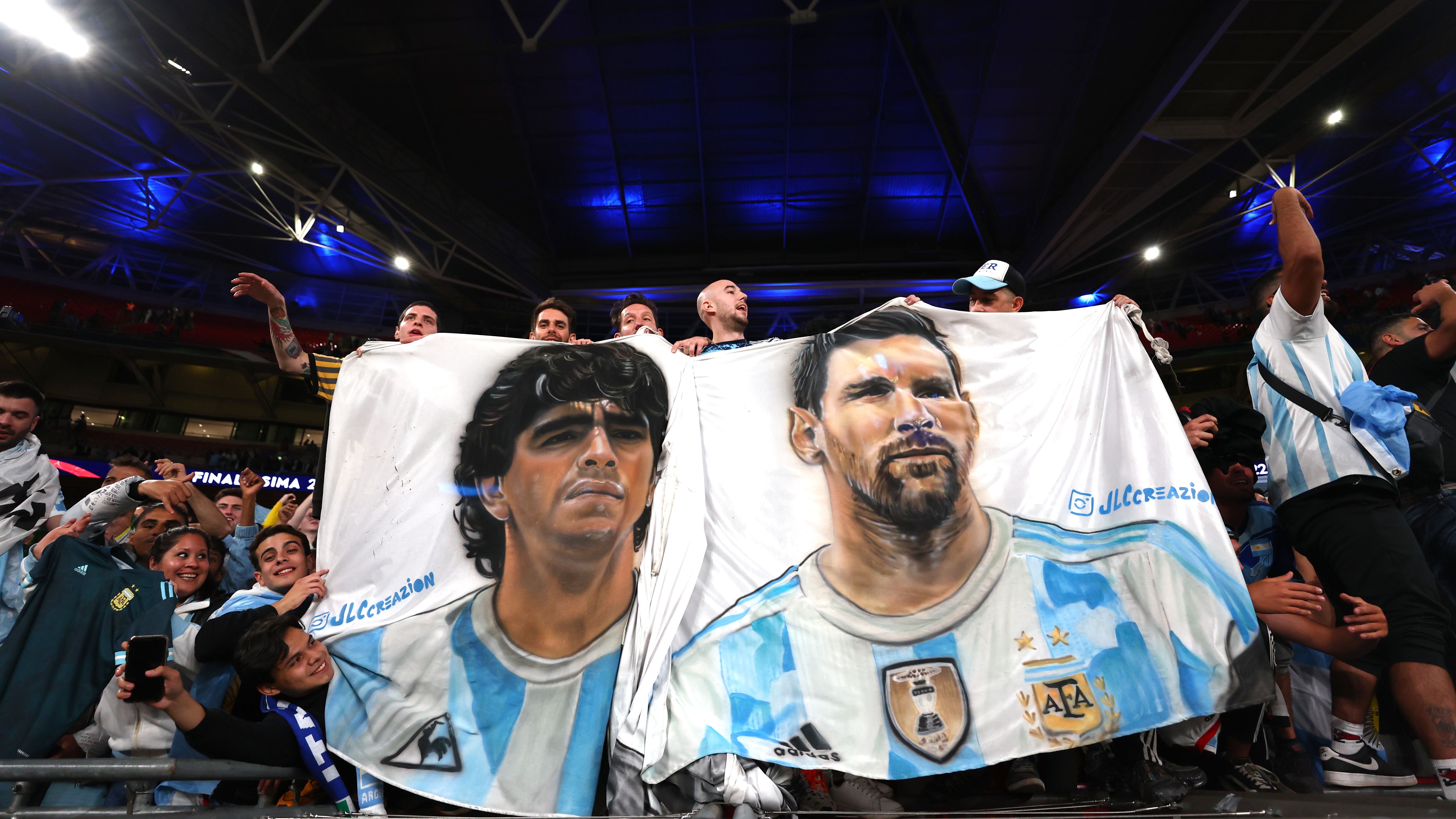 Comparação entre Messi e Maradona na Seleção Argentina