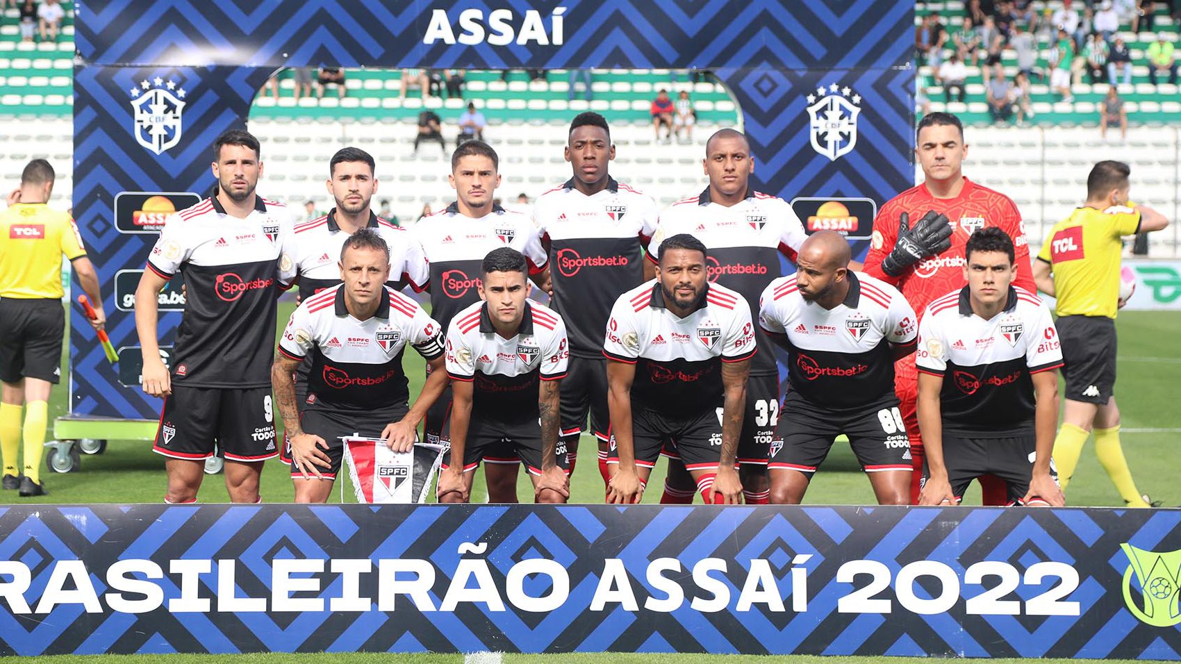 Equipe do São Paulo antes de enfrentar o Juventude, pelo Brasileirão 2022 (Crédito: Rubens Chiri / São Paulo FC)