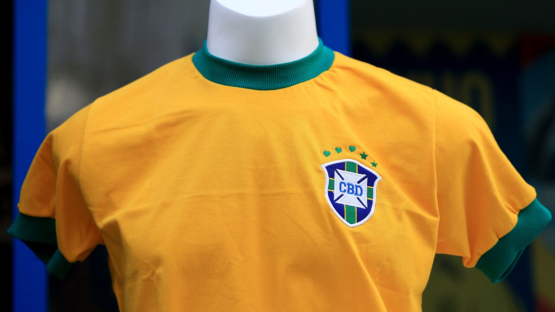 Camisa em homenagem a Pelé, exibida em evento da Conmebol