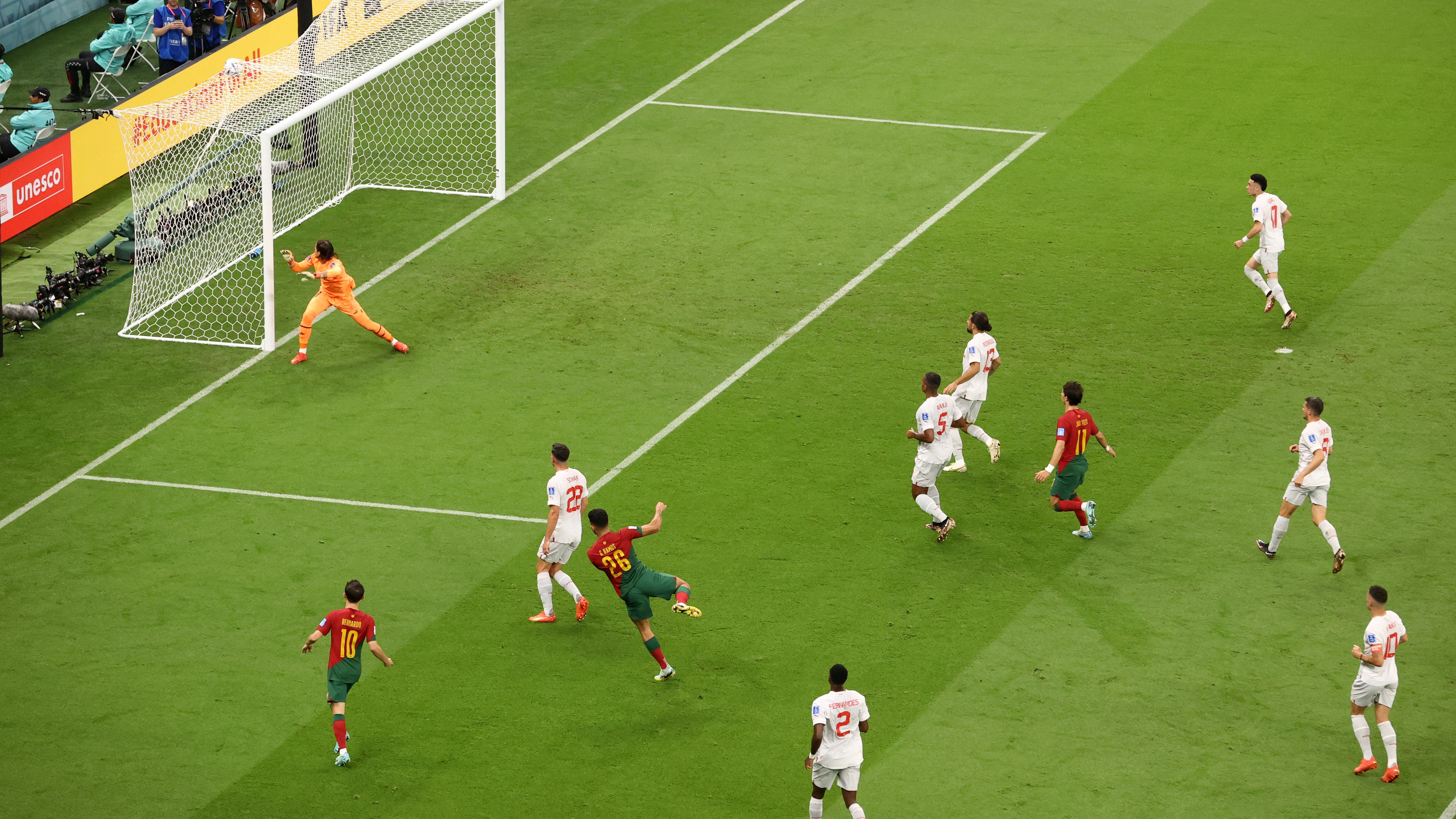 Momento do primeiro gol de Portugal