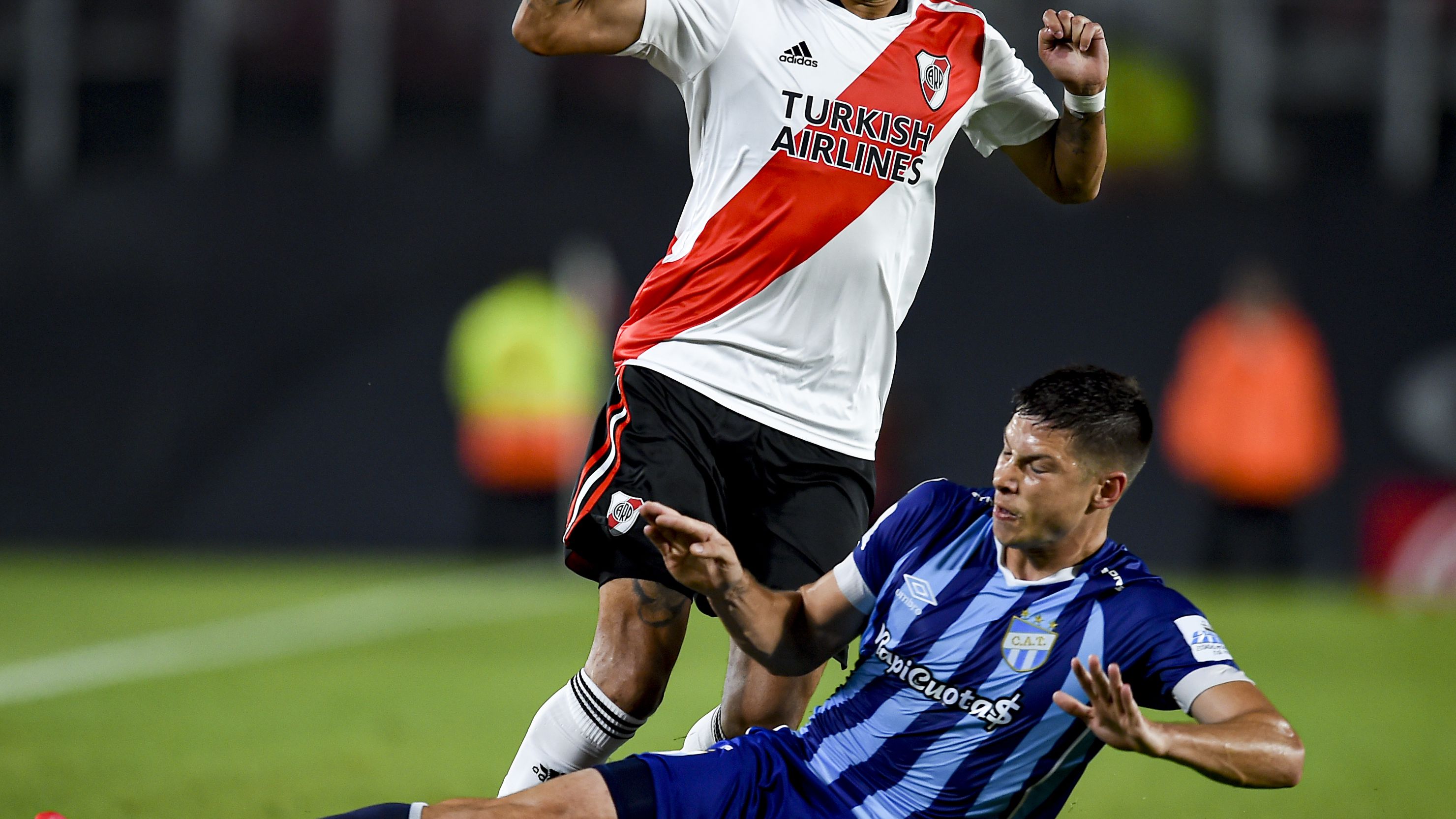Manuel Capasso em ação, contra o River Plate (Crédito: Getty Images)