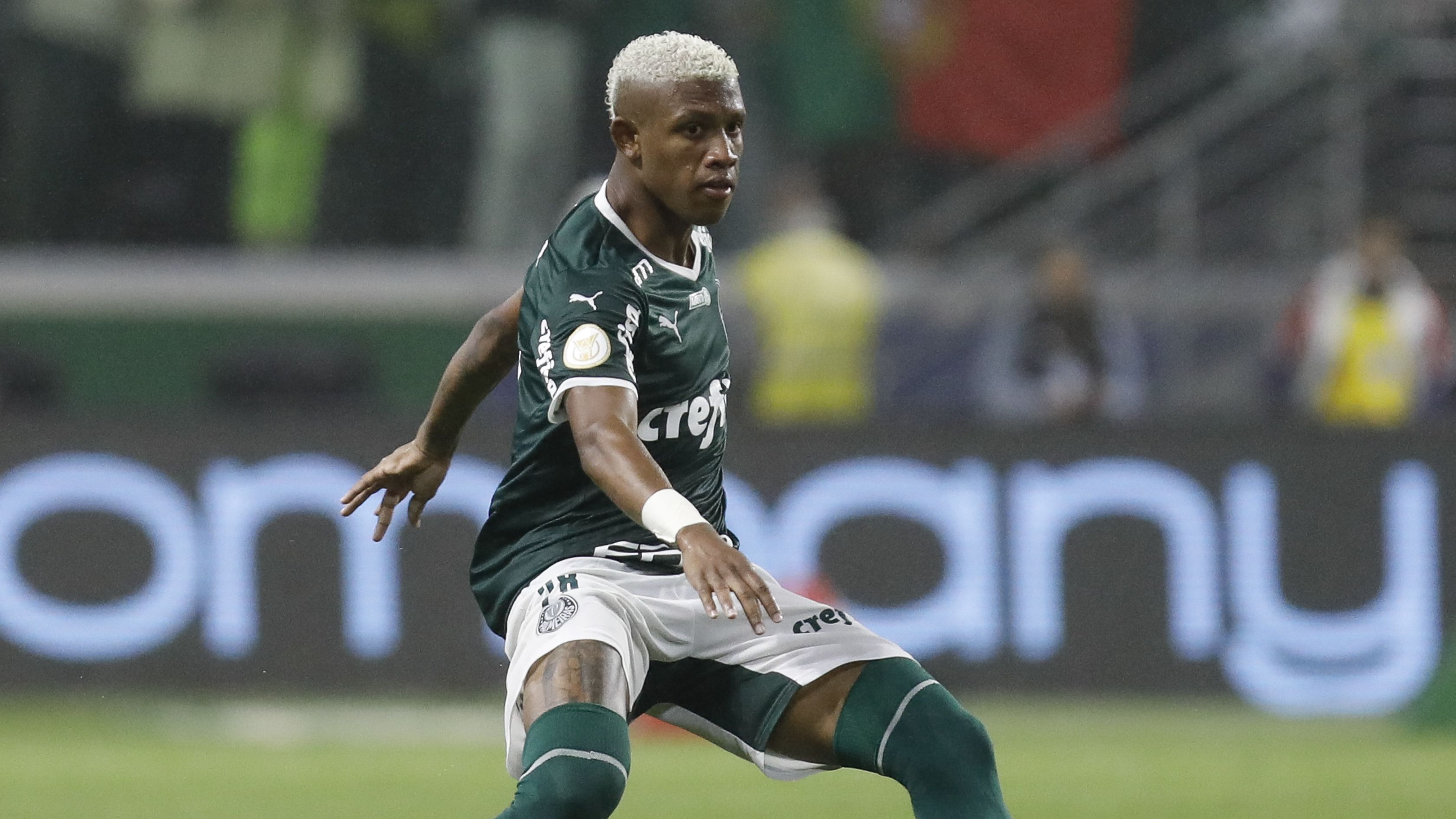 Danilo em ação com a camisa do Palmeiras (Crédito: Getty Images)
