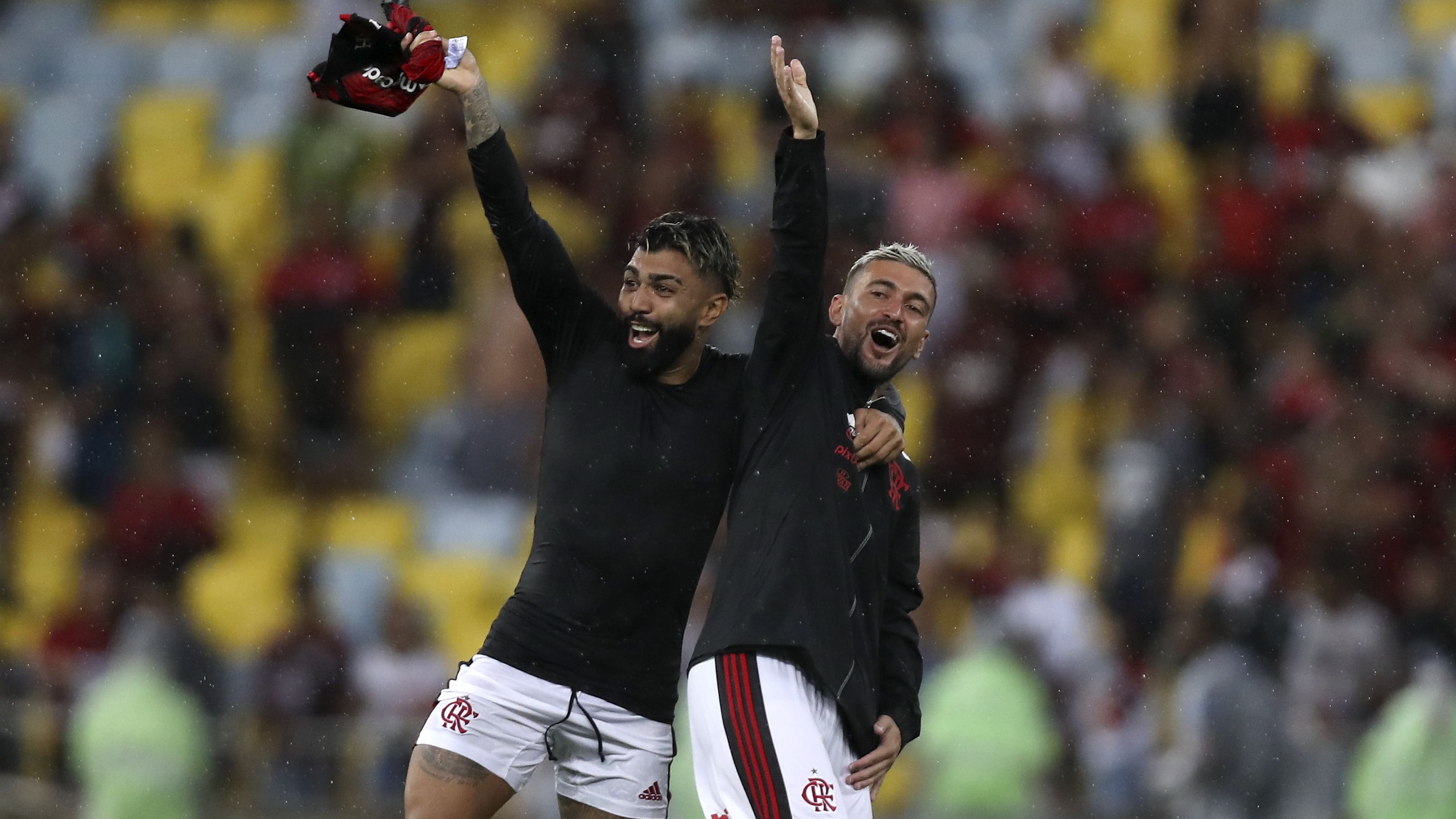 Gabigol e Arrascaeta comemorando pelo Flamengo (Credito: Getty Images)