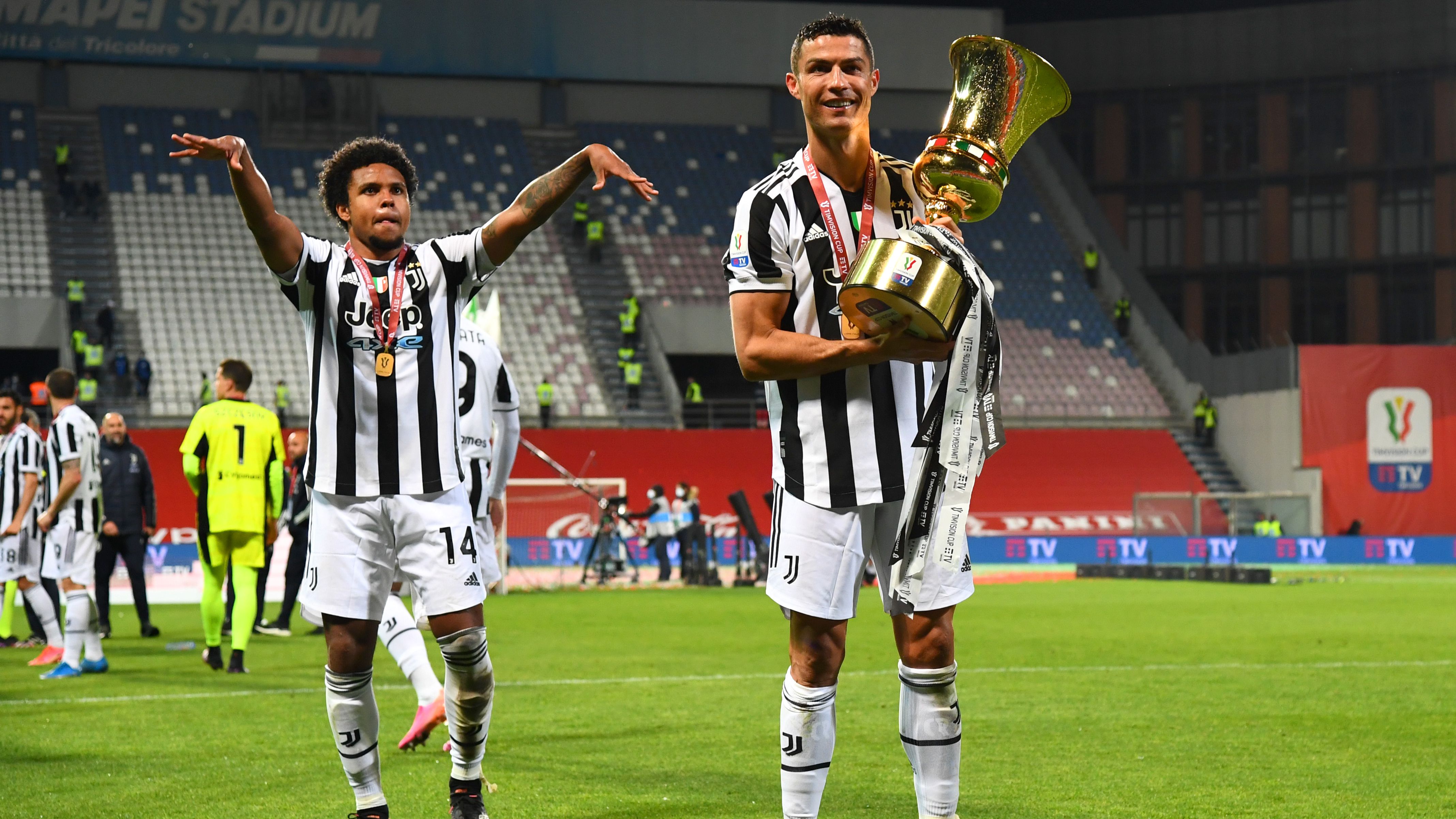 Ronaldo comemorando um de seus títulos na passagem pela Juventus