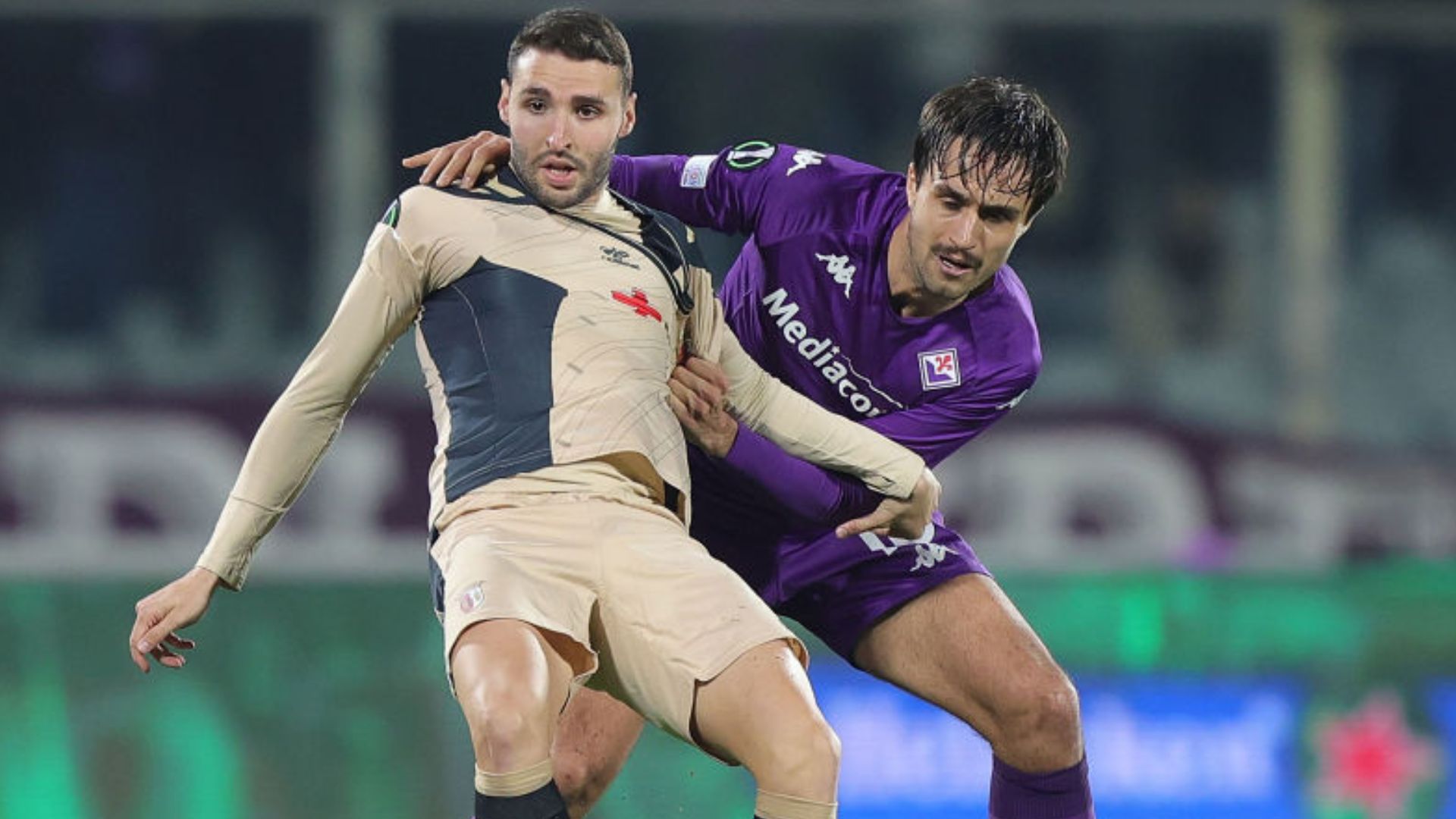 Sporting enfrentando a Fiorentina na Liga Europa
