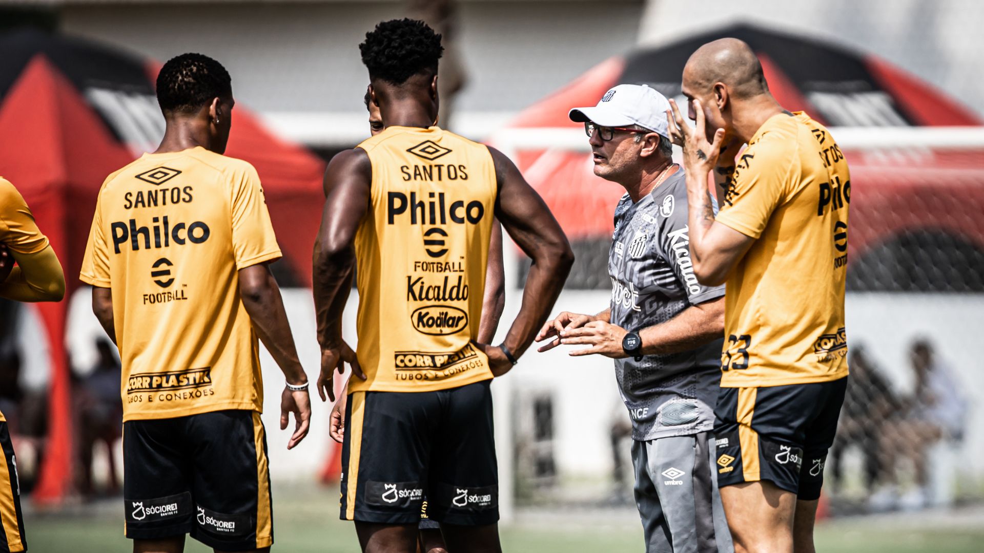 Santos treina para enfrentar o São Paulo