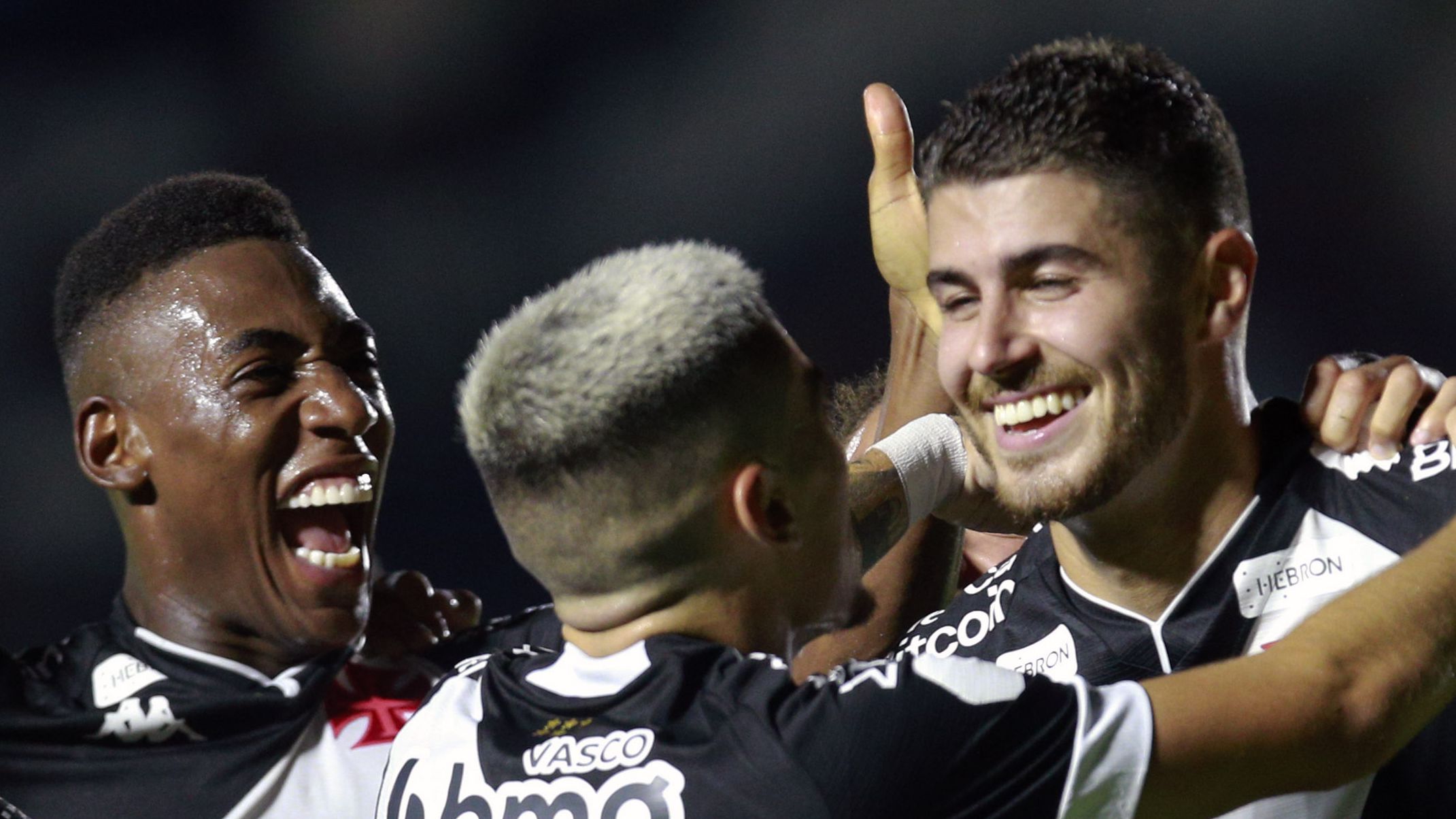 Jogadores do Vasco comemorando gol (Crédito: Getty Images)