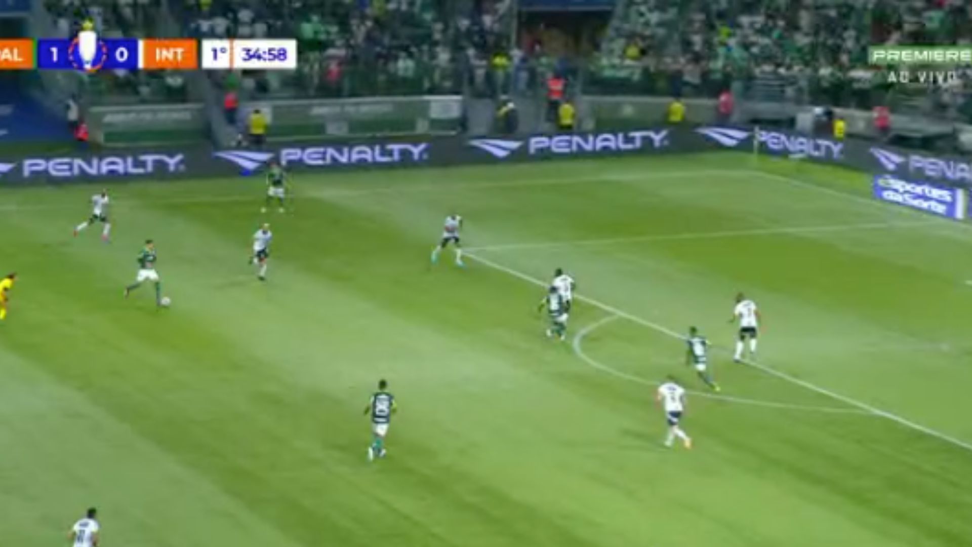 Momento do segundo gol do Palmeiras