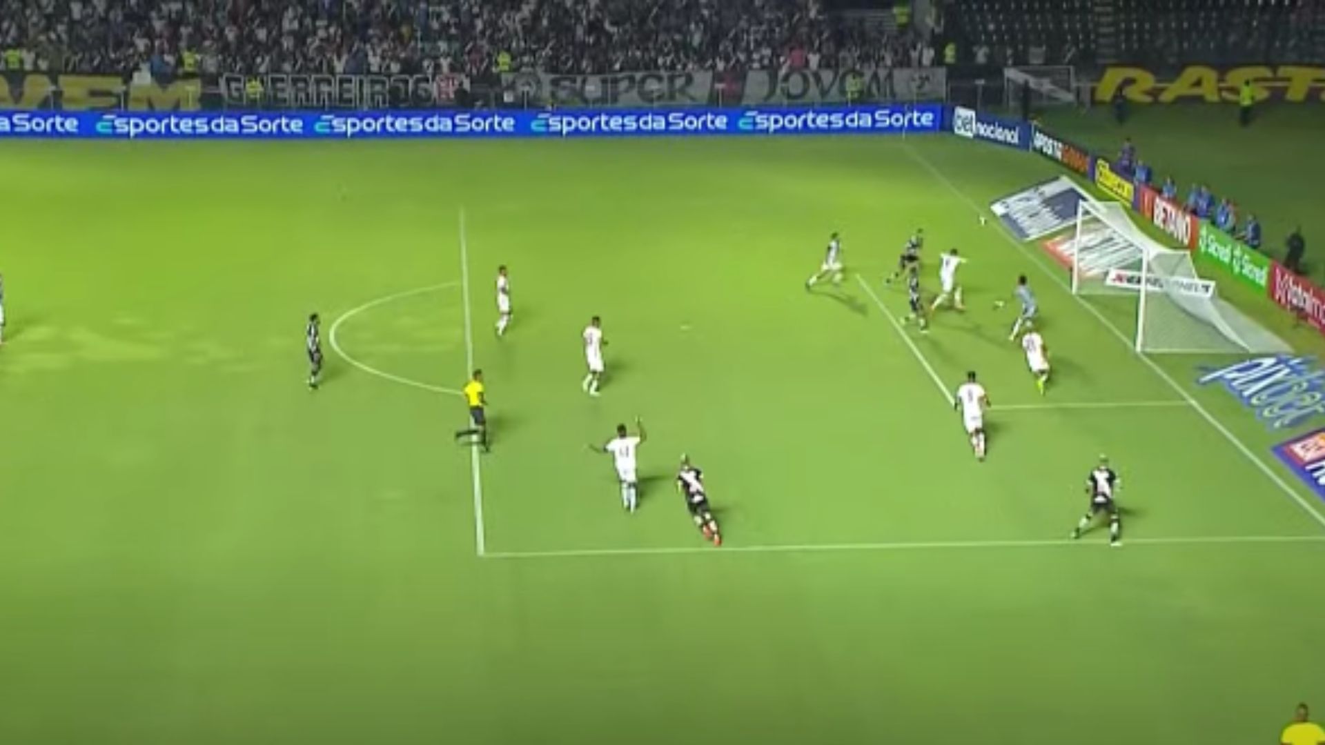 Momento do primeiro gol do Vasco