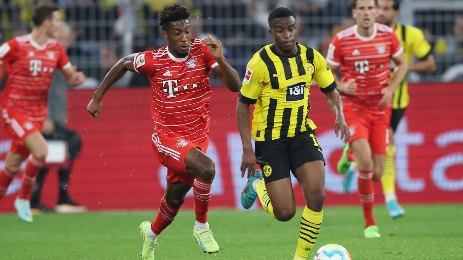 O confronto entre Bayern de Munique e Borussia Dortmund do primeiro turno terminou empatado em 2 a 2 (Crédito: Getty Images)