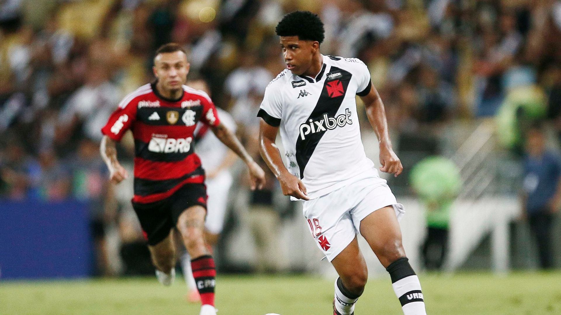 Flamengo em ação contra o Vasco