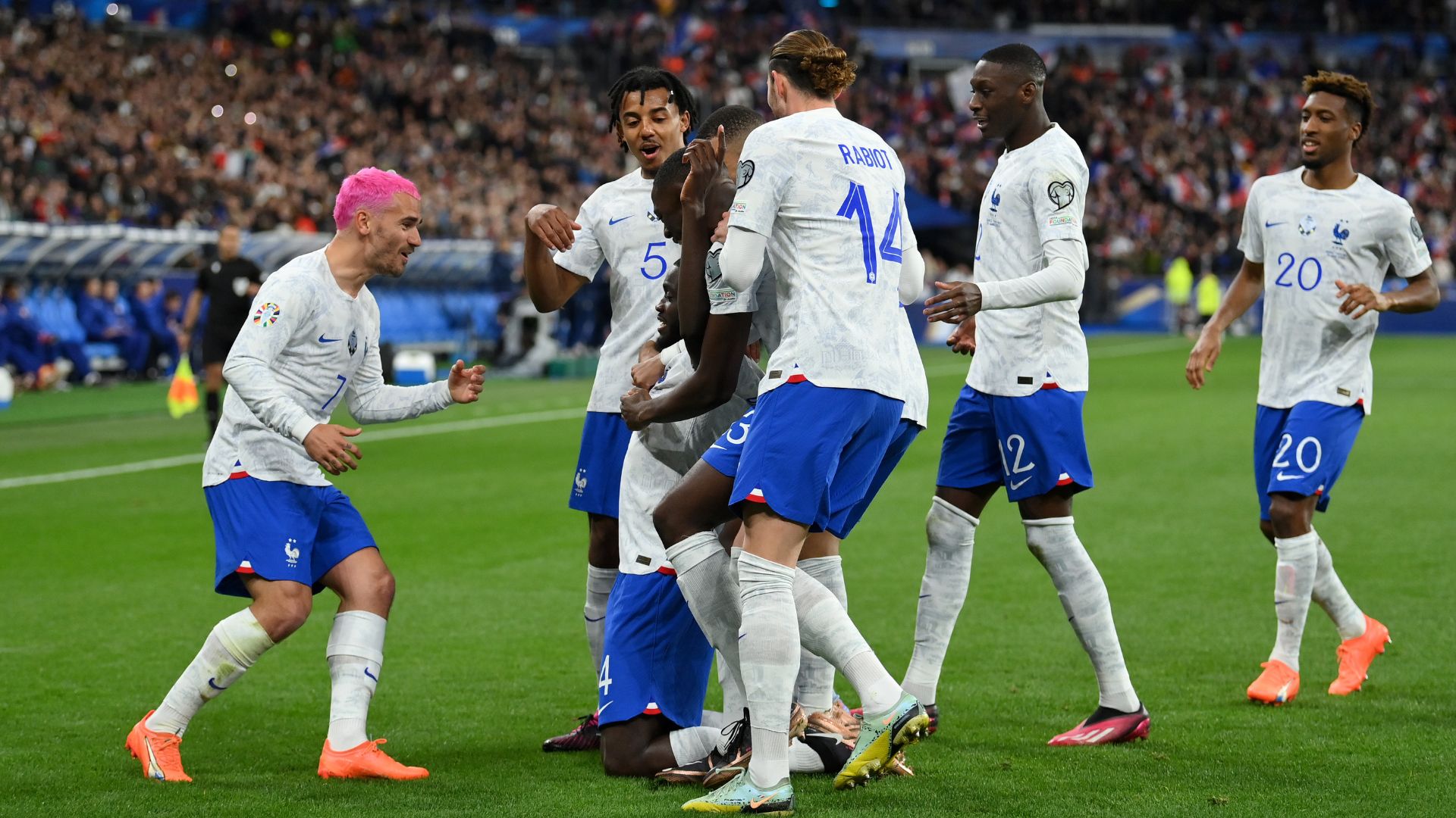 França goleia Holanda na Eurocopa