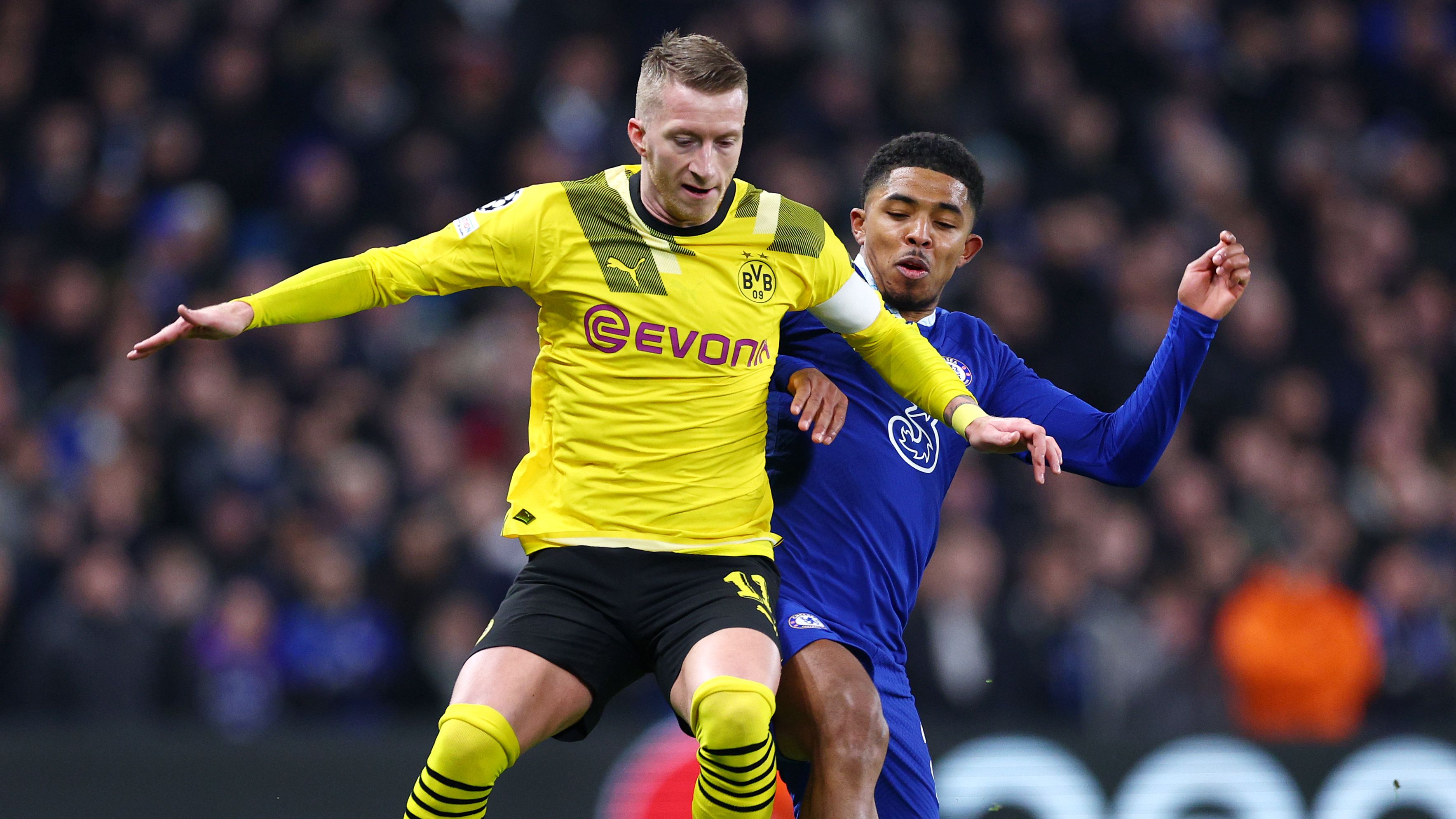 Jogo muito disputado entre Chelsea e Borussia Dortmund (Crédito: Getty Images)