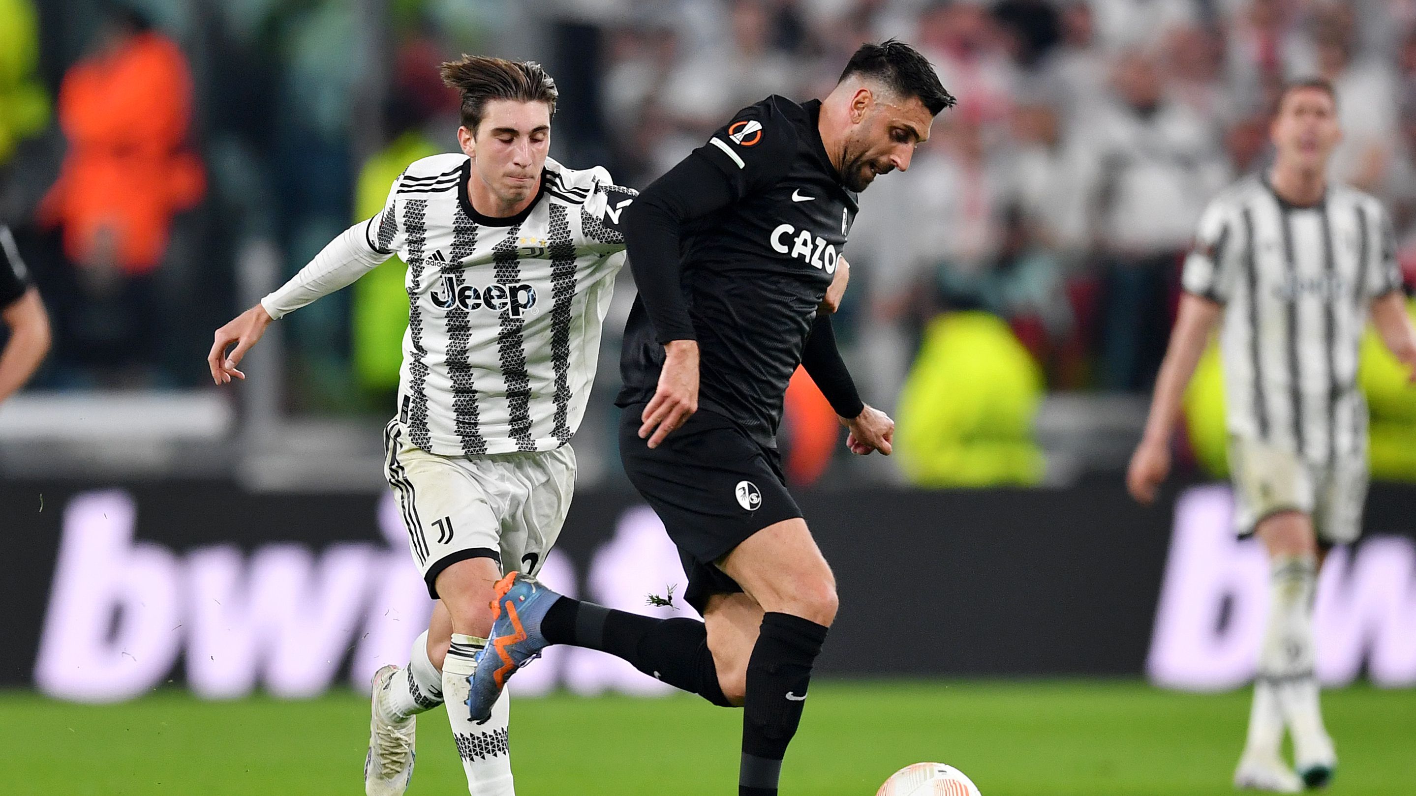 Juventus e Freiburg travaram uma partida muito física (Crédito: Getty Images)
